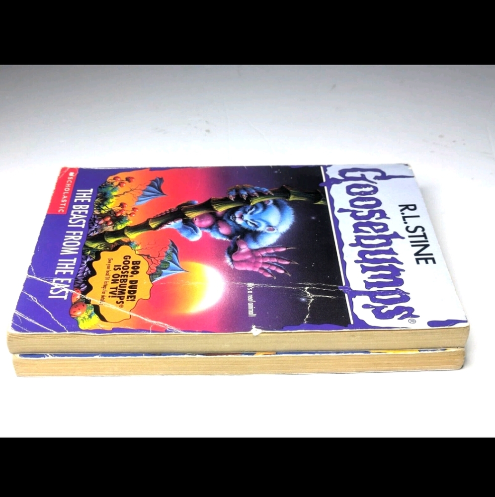 R.L. Stine Goosebumps Book Pair #3 Monster Blood, #43 The Beast From The East - Picture 7 of 11